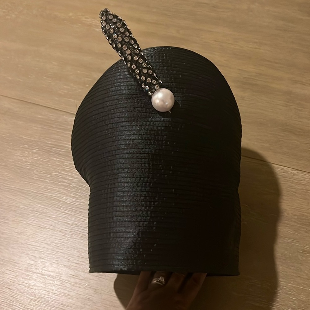 Show stopper!! Church Hats!!! Black Hat, Hat pin included! Lashell’s Designs